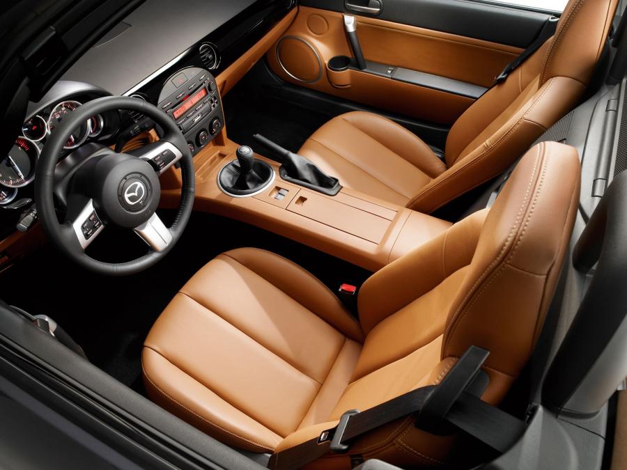  Mazda MX-5 Roadster Coupe 2006 года  (фото 88 из 212)